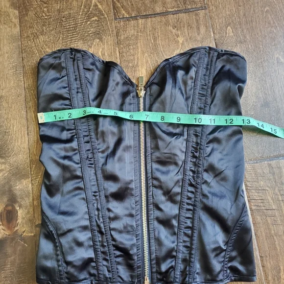 Missguided black corset - Picture 2 of 6